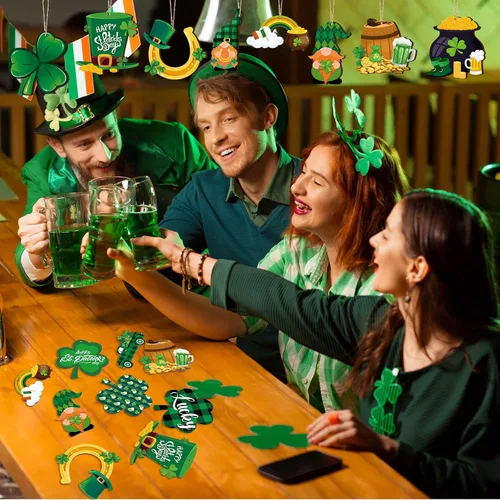Miniatura 7 de Ferraycle 36 adornos de árbol del día de San Patricio, adornos de madera de trébol para árboles pequeños, decoraciones de trébol, gnomo, trébol