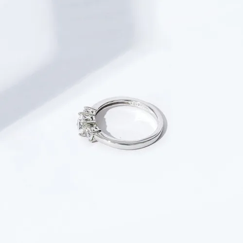 Miniatura 3 de Anillo de aniversario Swarovski de plata de ley, bañado en platino, corte redondeado, tres gemas de circonia, platino-bañado-plata, 9, Platino