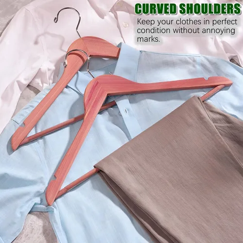 Miniatura 4 de Amber Home Paquete de 16 perchas de cedro rojo americano, perchas de madera con acabado liso con gancho giratorio y muescas para trajes, camisas