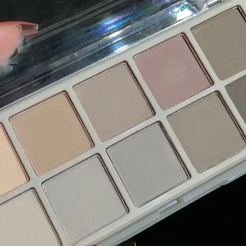 Miniatura 7 de Go Ho Paleta de sombra de ojos de 10 colores, paleta de sombra de ojos mate para mujeres mayores, tonos mezclables altamente pigmentados, paleta
