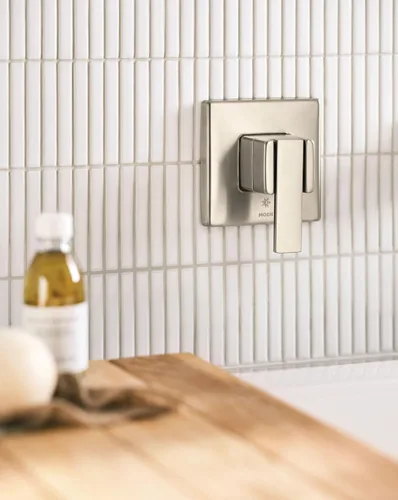 Miniatura 3 de Moen Grifo de bañera de alto flujo de níquel cepillado de 90 grados con alcance de boquilla de 10 pulgadas, WTS911BN