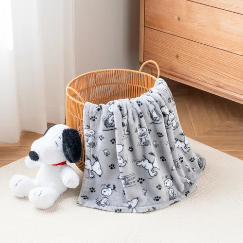 Miniatura 8 de Berkshire Blanket Peanuts® VelvetLoft® - Manta de felpa de Snoopy con bonitos personajes, poses y patas, color gris, manta de 55 x 70 pulgadas