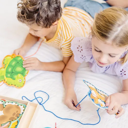 Miniatura 7 de Melissa & Doug, mascotas para atar y seguir, Multicolor