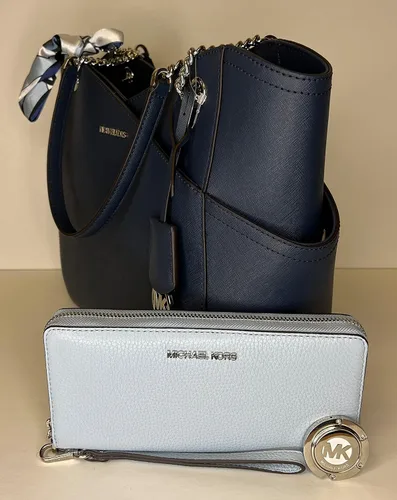 Miniatura 5 de Michael Kors Jet Set Travel Large Chain Shoulder Tote bundled with Large Continental Wallet and Purse Hook
