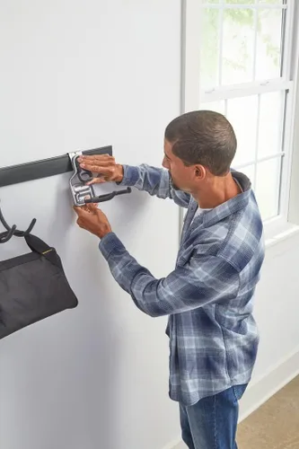 Miniatura 9 de Rubbermaid - Kit FastTrack de almacenamiento para colgar herramientas, organización de garaje, soporte de pared para herramientas de jardín y césped