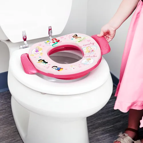 Miniatura 6 de Disney Princess "Loving Life" - Asiento suave para orinal y asiento de entrenamiento para ir al baño, cojín suave, entrenamiento para ir al baño