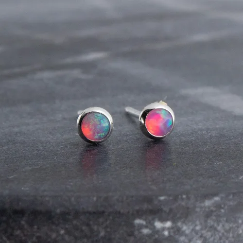 Miniatura 117 de Aretes pequeños de plata de ley para cartílago, tragus, hélix, múltiples piercings hipoalergénicos, piedra natal para mujer, juego de bisel