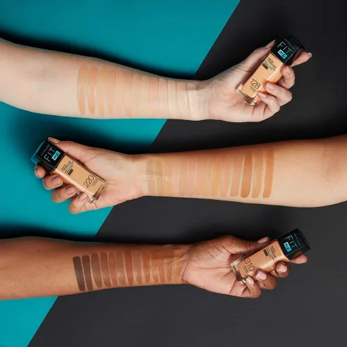 Miniatura 8 de Maybelline New York Fit Me Matte + Poreless Base Líquida, Formato de Bolsa, 220 Natural Beige, 1.3 onzas 220 Beige natural
