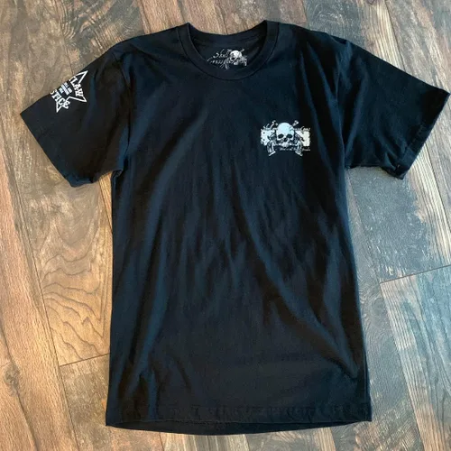 Miniatura 6 de Outlaw Justice with Skull and Pistols - Camiseta para hombre
