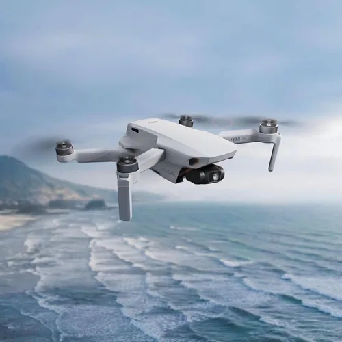 Miniatura 8 de DJI Mini - Combo de dron con cámara 4K, dron con cámara 4K UHD para adultos, menos de 249 g, estabilización de cardán de 3 ejes, transmisión