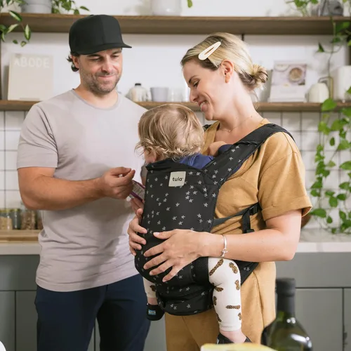 Miniatura 5 de Baby Tula Lite - Portabebés compacto de nailon Ripstop, ligero y ergonómico para viajes, con práctica bolsa de almacenamiento para la cadera