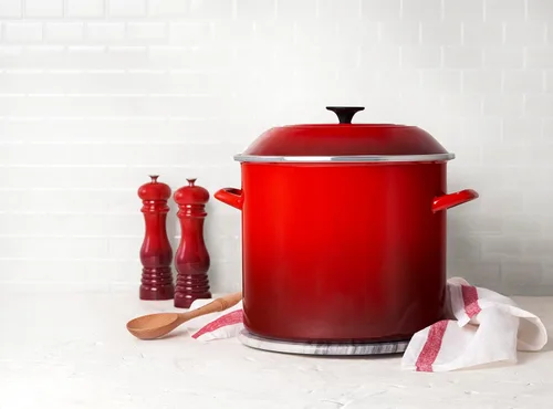 Miniatura 2 de Le Creuset - Olla esmaltada en acero, 16 cuartos de galón, Cerise
