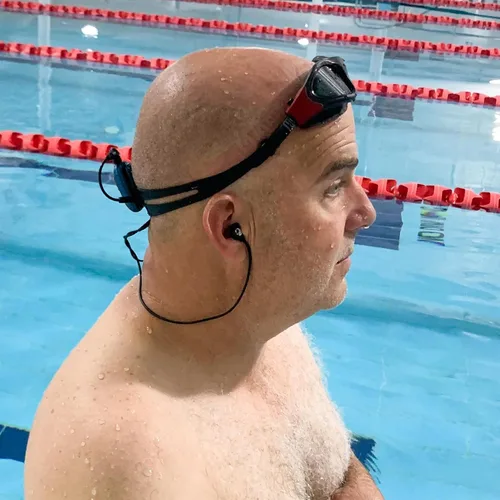 Miniatura 3 de Swimbuds audífonos y reproductor de MP3 STRYN de 8 GB impermeable con función aleatoria