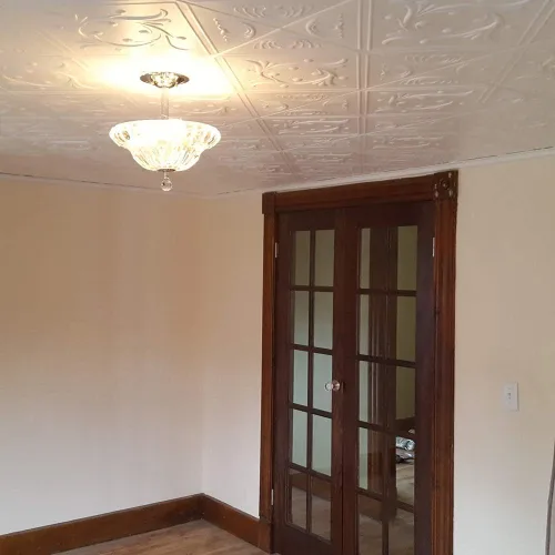 Miniatura 6 de À LA MAISON CEILINGS R02 Diamond Wreath - Azulejo de techo de espuma (21.6 pies cuadrados/caja), paquete de 8, color blanco liso