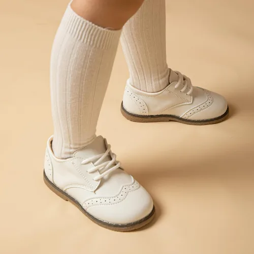 Miniatura 39 de KIDSUN Zapatos de vestir para niño y niña, cómodos zapatos Oxford con cordones para uniforme escolar, mocasines planos (bebé/niño pequeño) E-negro