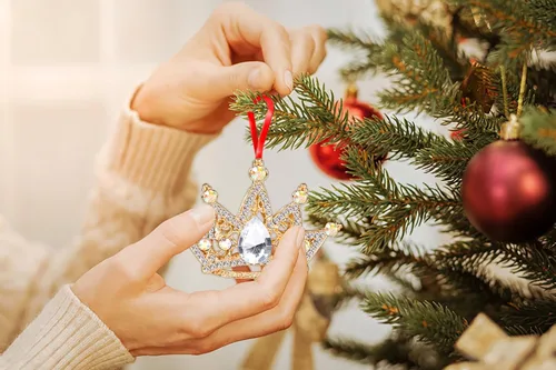 Miniatura 5 de WaaHome Adornos de Navidad de corona dorada plateada 2025 – Corona de metal adorno de recuerdo para decoración de árbol de Navidad, regalos