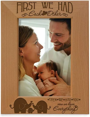 KATE POSH - First we had each other, then we had you, now we have everything - Marco de fotos de madera natural grabado, regalos para bebés,