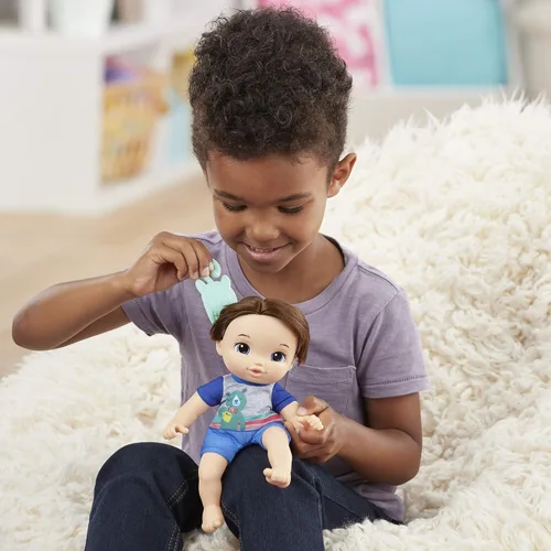 Miniatura 10 de Baby Alive Littles, Carry 'N Go Squad, Little Matteo Brown Hair Boy Muñeca, portador, accesorios, juguete para niños a partir de 3 años