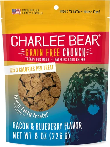 Charlee Bear Crunch Golosinas para Perros Sin Granos, Tocino y Arándanos, Bolsa Resellable de 8 Onzas, Golosinas de Entrenamiento Bajas en Calorías
