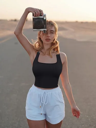 Miniatura 5 de OQQ Camiseta corta sin mangas de 3 piezas para mujer, acanalada, con espalda cruzada, para verano, a la moda, sin mangas