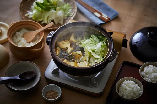 Miniatura 2 de Olla de arcilla japonesa Donabe, 77.8 fl oz, para 3-4 personas, negro, producto de Mie, Japón