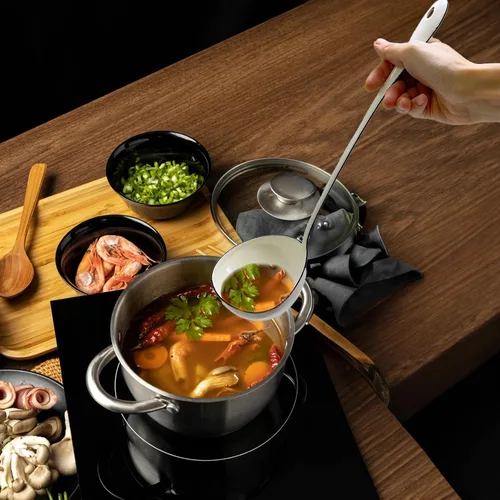 Miniatura 6 de Cucharas de sopa blancas de 13.7 pulgadas, cucharas de cocina grandes de acero esmaltado, cucharones de salsa para servir