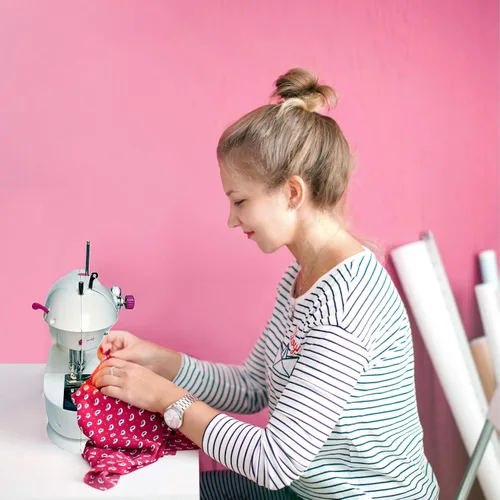 Miniatura 6 de Las máquinas de coser portátiles originales - Perfectas para niños, viajes, reparaciones rápidas y pequeños proyectos - Doble velocidad, batería