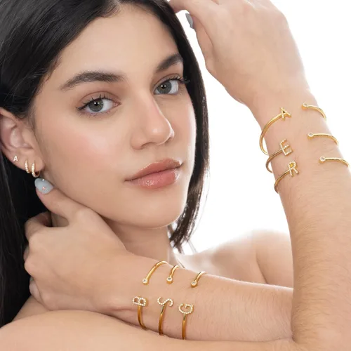 Miniatura 6 de Pulseras de oro para mujer Pulsera inicial de oro con dije de letra Pulseras chapadas en oro de 18 quilates para mujer Elegantes y delicadas