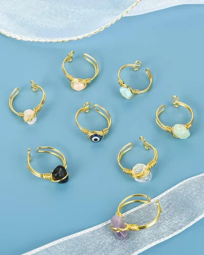Miniatura 6 de Juego de 9 anillos de cristal curativo, anillos ajustables envueltos en alambre dorado de piedras preciosas irregulares para mujeres y niñas, cristal