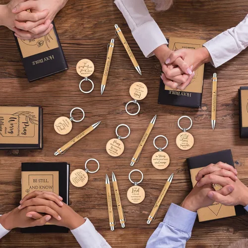 Miniatura 6 de Kisston Juego de 30 cuadernos de regalo religioso cristiano a granel, versículos bíblicos, bolígrafos de bambú y llaveros de madera, regalos