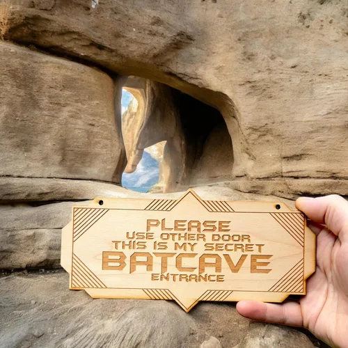 Miniatura 5 de Letrero - Entrada secreta de Batcueva - Letrero de puerta de madera cruda 4x8