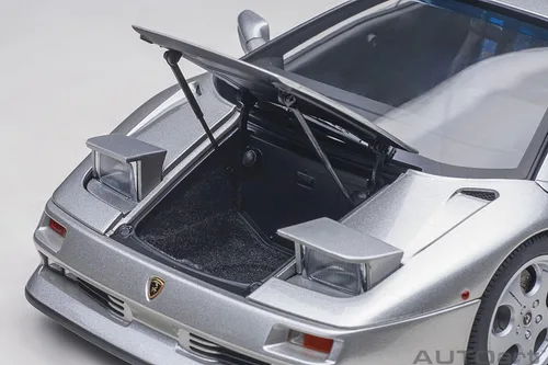 Miniatura 11 de AUTOart Lamborghini Diablo SE30 JOTA (TITANIO/Plateado metálico)