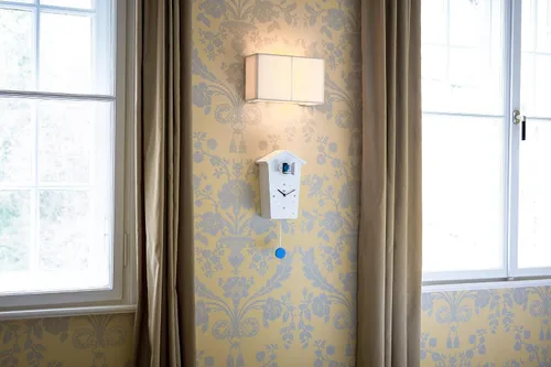 Miniatura 6 de KOOKOO Casa de pájaros blanca, reloj de cuco de diseño moderno con 12 voces naturales de pájaros o llamada de cuco Blanco