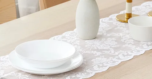Miniatura 3 de ASATEX Camino de mesa de encaje blanco de 14 x 36 pulgadas con 2 borlas. El patrón floral clásico y elegante es la opción ideal para cualquier