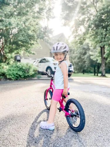 Miniatura 8 de Strider 14x - Bicicleta de equilibrio para niños de 3 a 7 años - Incluye agarres personalizados, asiento acolchado, reposapiés de rendimiento
