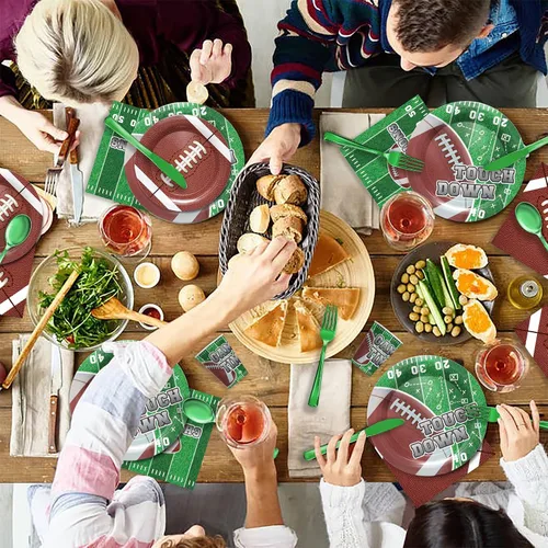 Miniatura 5 de Piooluialy Vajilla para fiestas de fútbol – Juego de decoraciones de fiesta de fútbol, incluye platos llanos, vasos, servilletas, cubiertos