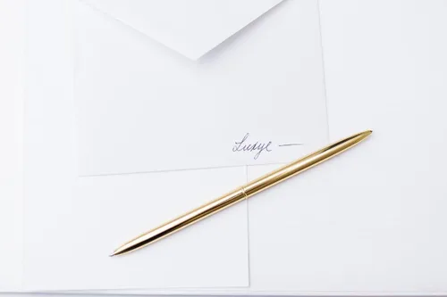 Miniatura 3 de Juego de 6 bolígrafos de lujo en oro con punta redonda en caja de regalo blanca brillante Bolígrafos de oficina en oro/negro para mujeres