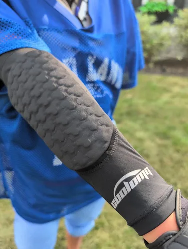 Miniatura 7 de COOLOMG Almohadilla de antebrazo de fútbol con agarres de palo acolchada para antebrazo para adultos y jóvenes