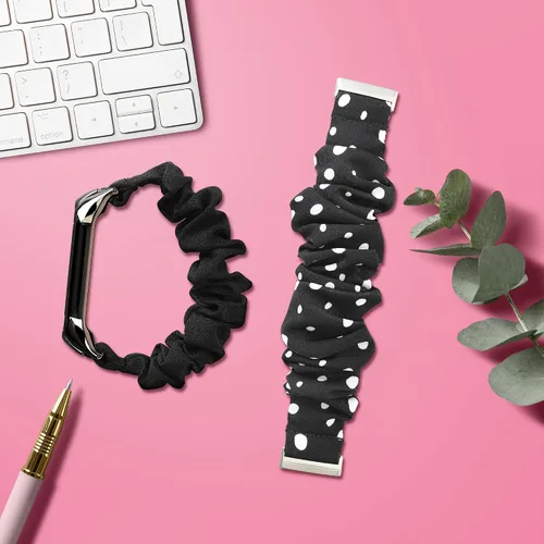 Miniatura 2 de kwmobile Correa de reloj compatible con Xiaomi Mi Smart Band 6 / Mi Band 6 / Band 5 – Correa de reloj de banda elástica negra