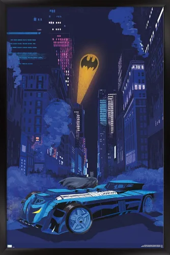 Miniatura 8 de Trends International DC Comics Batman - Póster de pared con señal de murciélago en el horizonte, 22.4 pulgadas de largo x 14.7 W, versión enmarcada