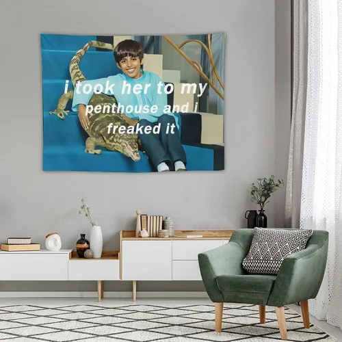 Miniatura 4 de BionZax Tapiz Ravi con texto en inglés "I Took Her To My Penthouse and I Freaked It Ravi para dormitorio, estético, divertido y meme
