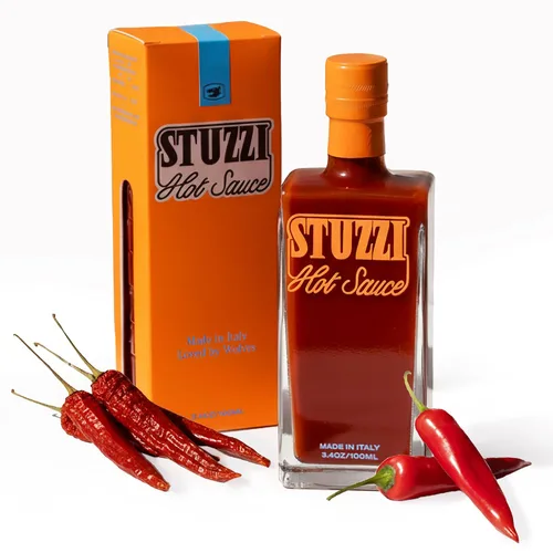 Salsa picante italiana premium de Stuzzi, salsa artesanal en lote pequeño, pimientos secos de Campania y cayena, calor medio en pizza, tacos y más,