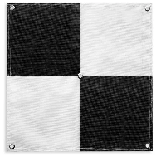Miniatura 23 de Sky High Bull's-Eye Punto de control de tierra degradable para drones (24 x 24 pulgadas) GCP con 30 grapas (tablero de ajedrez negro/blanco)