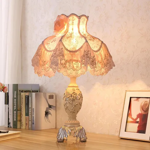 Miniatura 2 de Lámpara de escritorio de estilo europeo rosa con pantalla de tela, lámpara de mesa victoriana con bombilla E27 e interruptor de botón, lámparas
