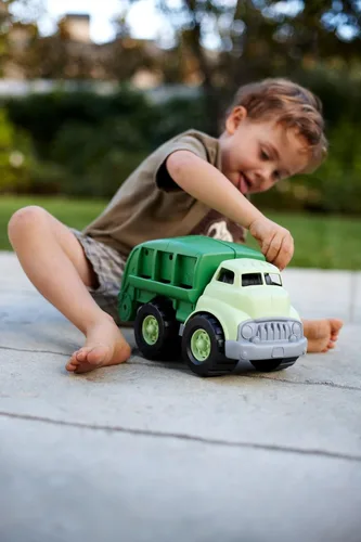 Miniatura 3 de Camión de reciclaje Green Toys en color verde - Camión de basura libre de BPA y ftalatos para mejorar la motricidad gruesa y fina. Vehículos
