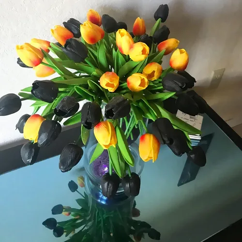 Miniatura 6 de UKELER 24 piezas de flores negras de tulipán, flores artificiales de poliuretano de tacto real para decoración del hogar, centros de mesa, arreglo
