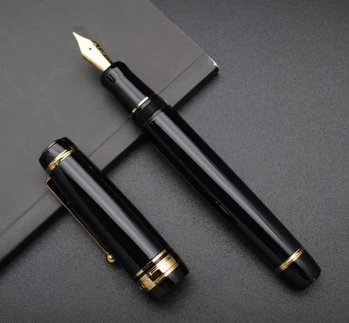 Miniatura 7 de Pluma estilográfica grande de metal, plumilla mediana de 0,7 mm, incluye convertidor de tinta y 5 cartuchos, acabado brillante pintado al piano Negro