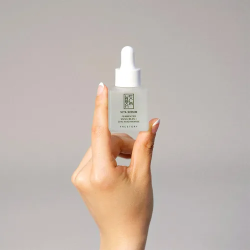 Miniatura 5 de FACETORY Urban Calm - Suero hidratante Vita con frijol mungo fermentado y 10% niacinamida, suero facial que aumenta el brillo para mujeres
