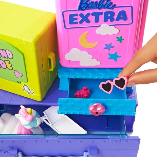 Miniatura 5 de Barbie HDY91 - Juego de viaje extra con 2 figuras exclusivas de cachorros y muñecas, piscina, tobogán, sala de fiestas y accesorios, juguete