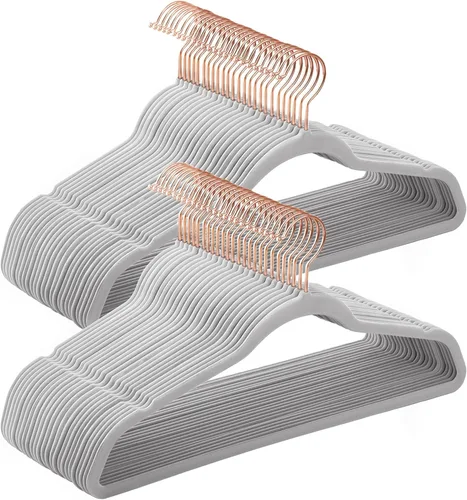 SONGMICS Perchas Delgadas de Terciopelo, Perchas Antideslizantes para Ropa con Ganchos Giratorios de Oro Rosa, Ahorran Espacio, para Clóset, Paquete